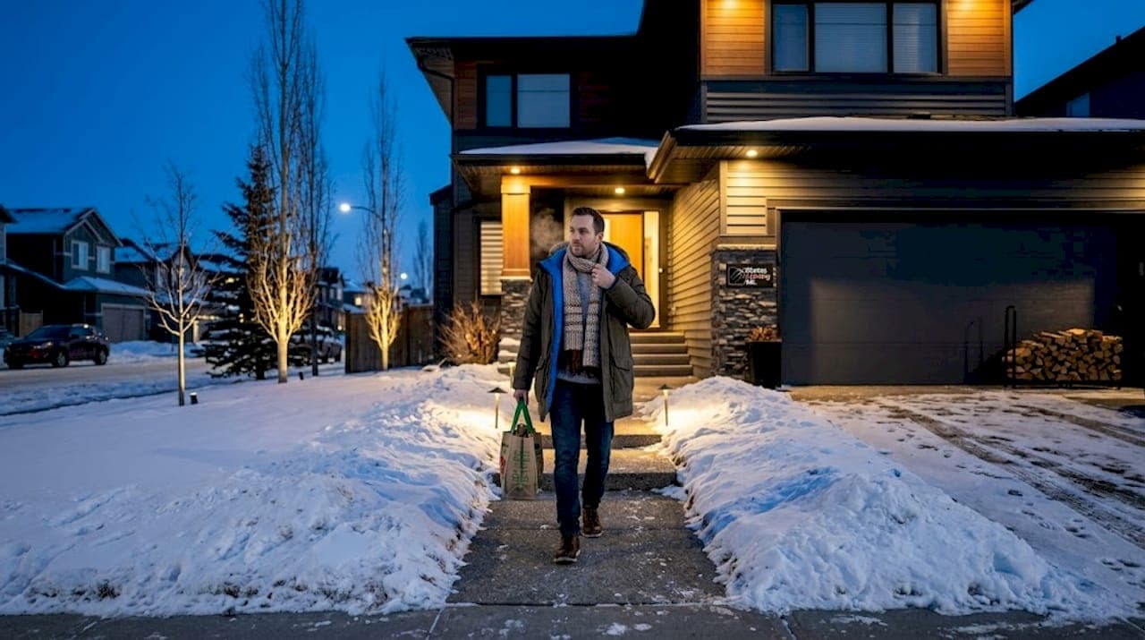 Illuminate outdoor features: a Calgary homeowner's guide
